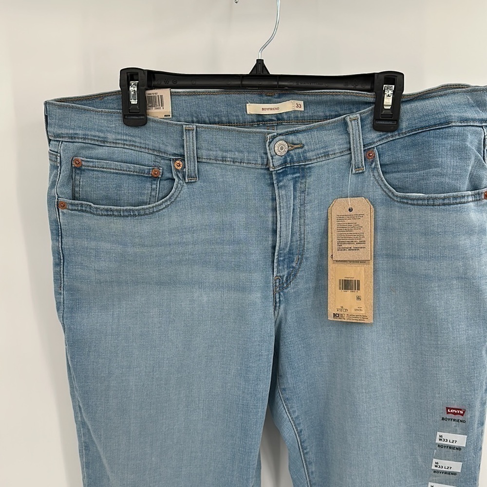 Levi's Light Wash Boyfriend Jean Size 16 NWT - Picture 2 of 12